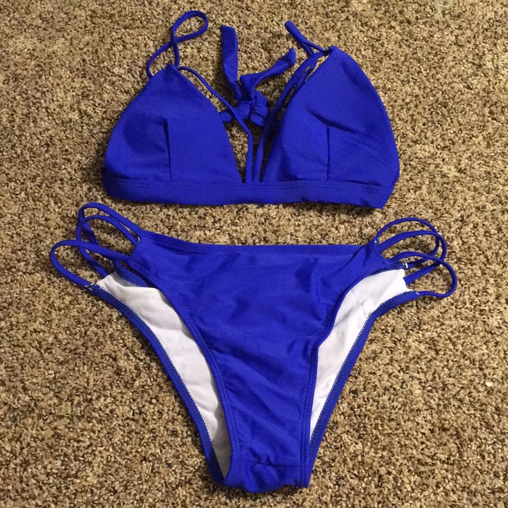 NWOT 💕 bikini - Picture 2 of 2